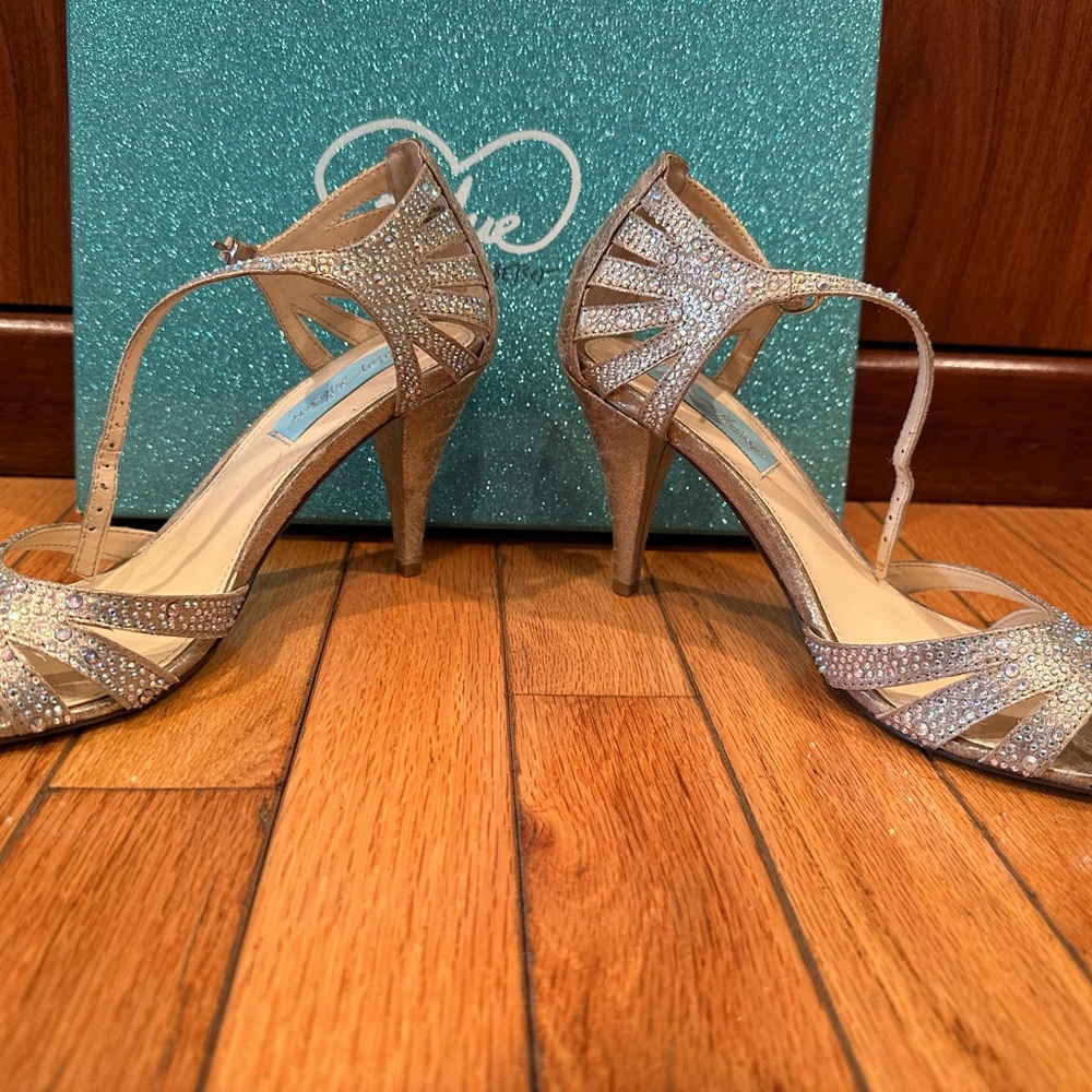 Blue by Betsy Johnson, size 6 1/2 dress shoe